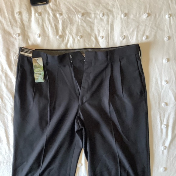 HAGGAR CLASSIC FIT SLACKS - Picture 6 of 7